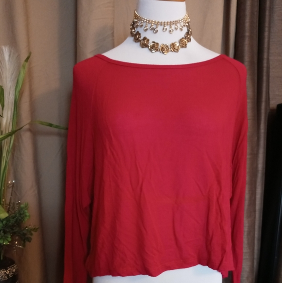 Comfy bright red top - Picture 2 of 3